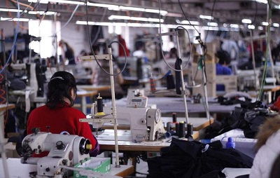 從女工到億萬富翁 二十載風雨路，鑄就六億服飾王國